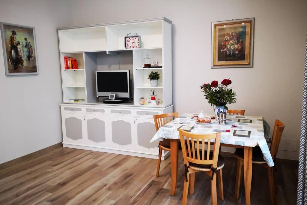 Delizioso Appartamento Cosy Ristrutturato Parma Buitenkant foto