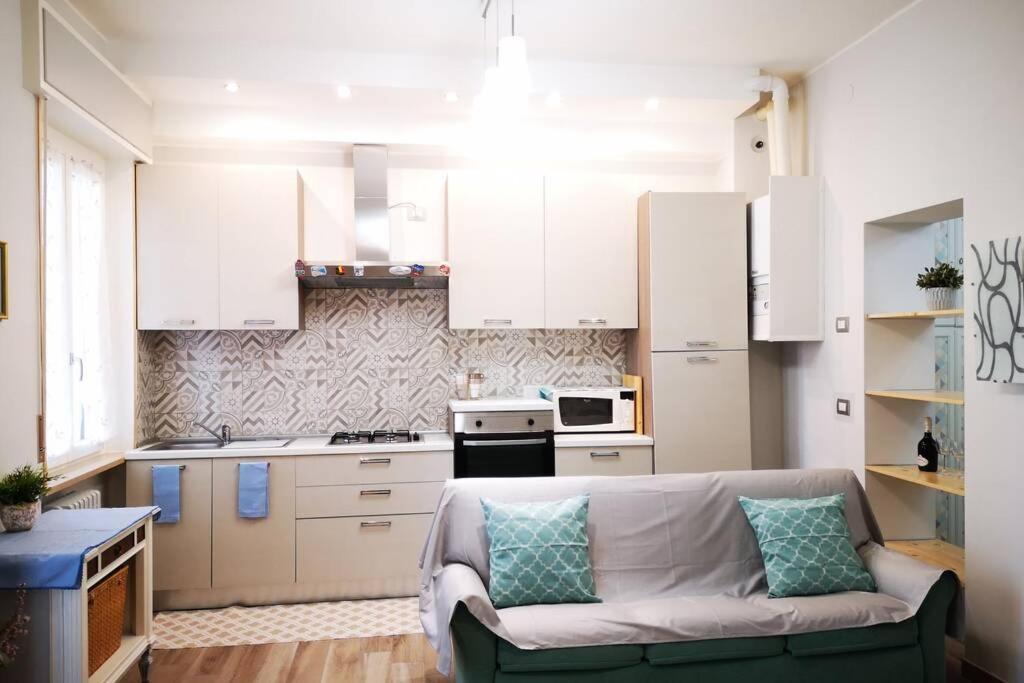 Delizioso Appartamento Cosy Ristrutturato Parma Buitenkant foto